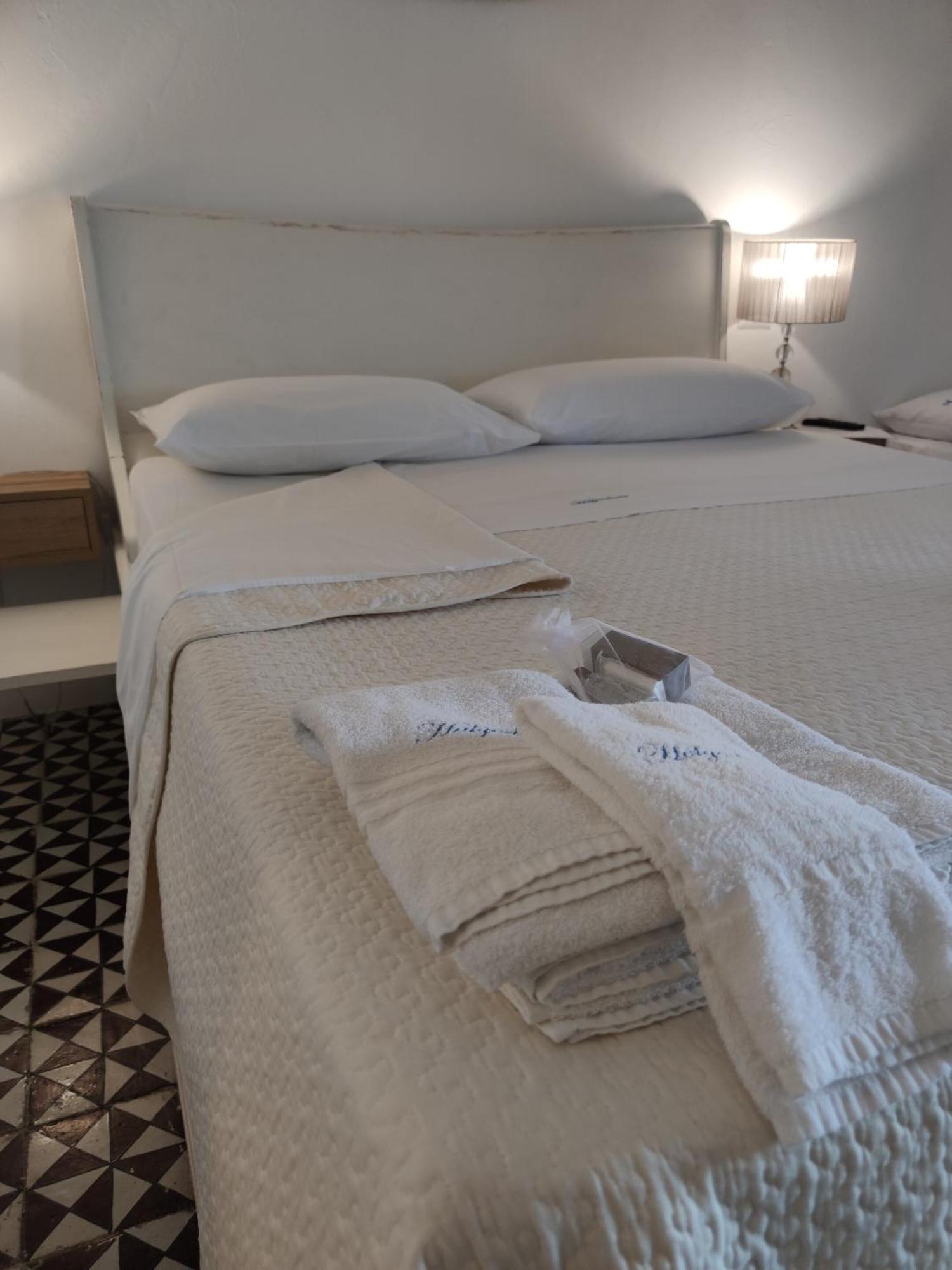 Hotel Halgoduria Santa Marina Salina Habitación foto